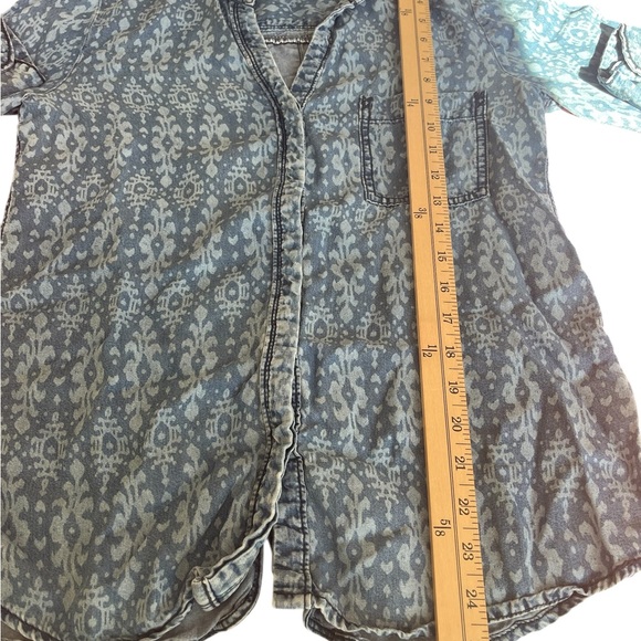 Holding Horses Anthropologie Button up top Sz 4 Denim/Chambray - Picture 15 of 16